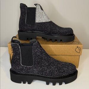 Chic Black and Gray Ankle Boots - NIB